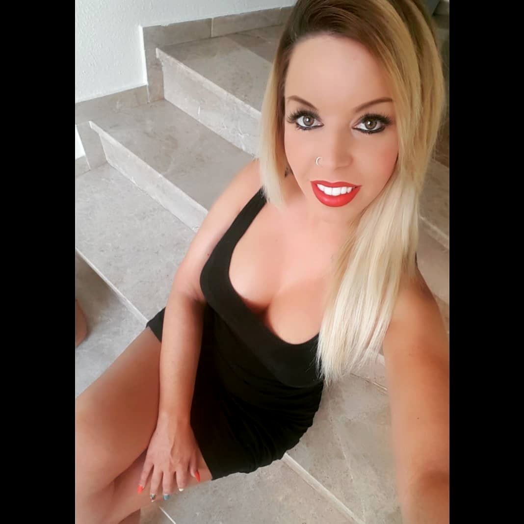 Anna_69964's tweet image. The most alluring thing a woman can have is confidence✨..