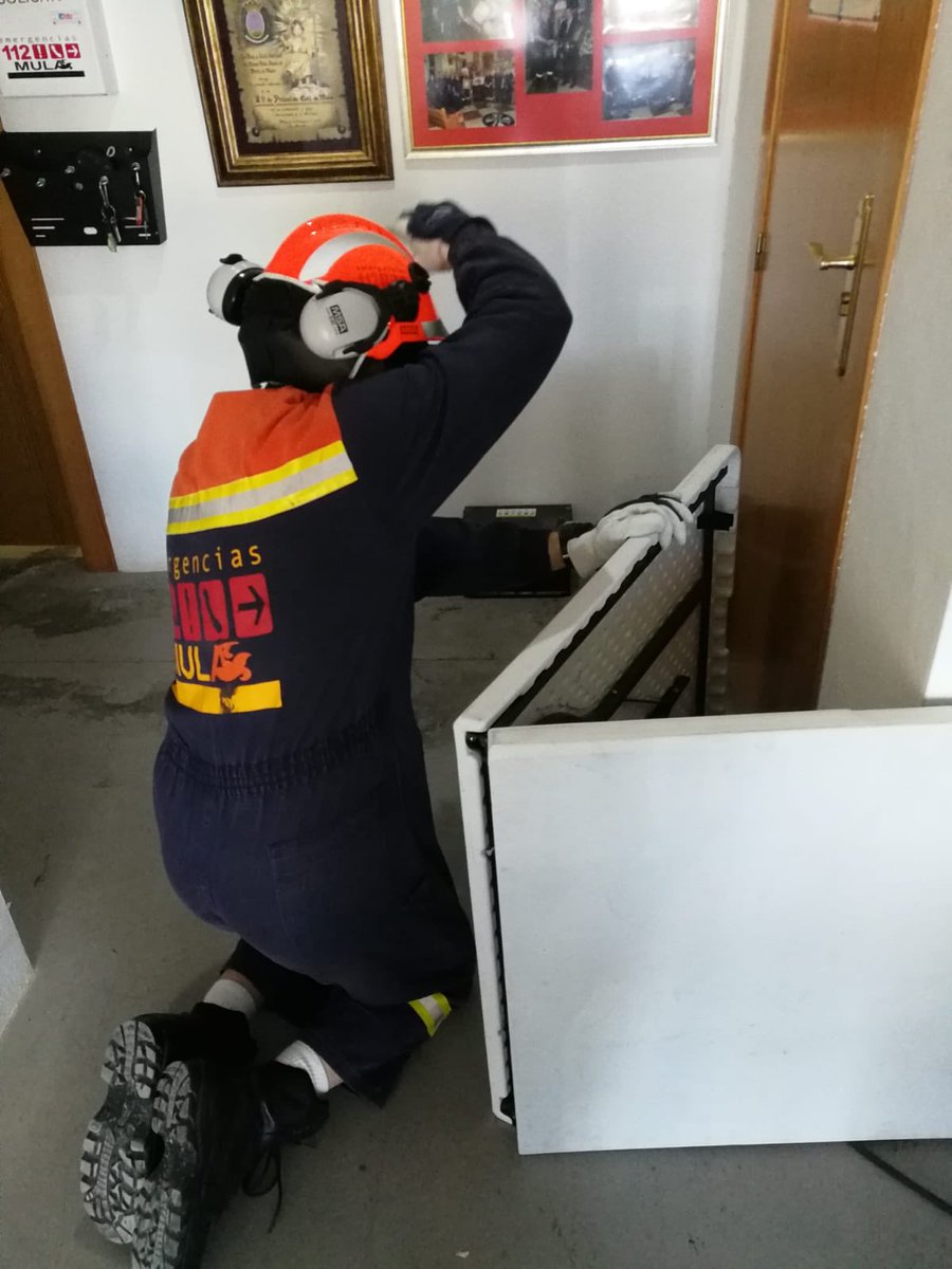 En la mañana de hoy #domingo nuestra unidad de #búsqueda y #rescate realiza diferentes ejercicios de orientación en espacios de baja visibilidad