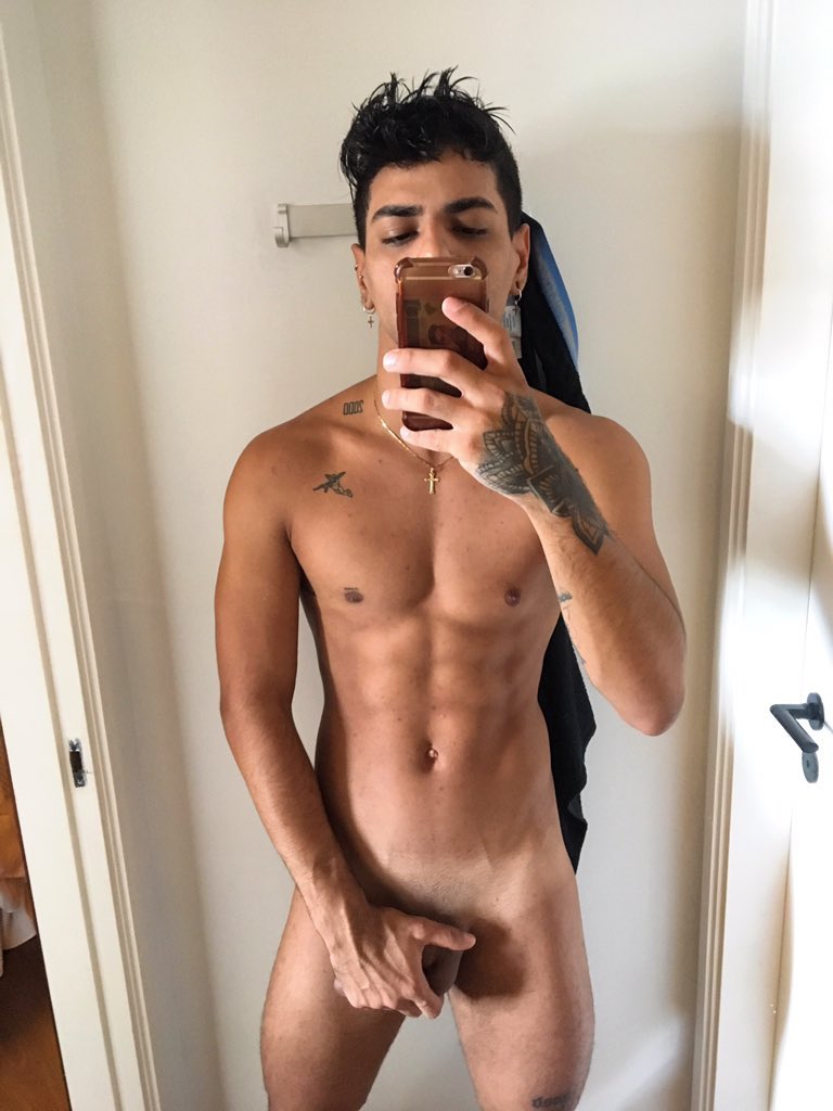 ComoNo_ConGusto's tweet photo. @paulovallentin es el hombre perfecto #sexy #gay #abs #perfectbody #simecaso #lepongocasa #durocontraelmuro https://t.co/uhQCbMHZ16