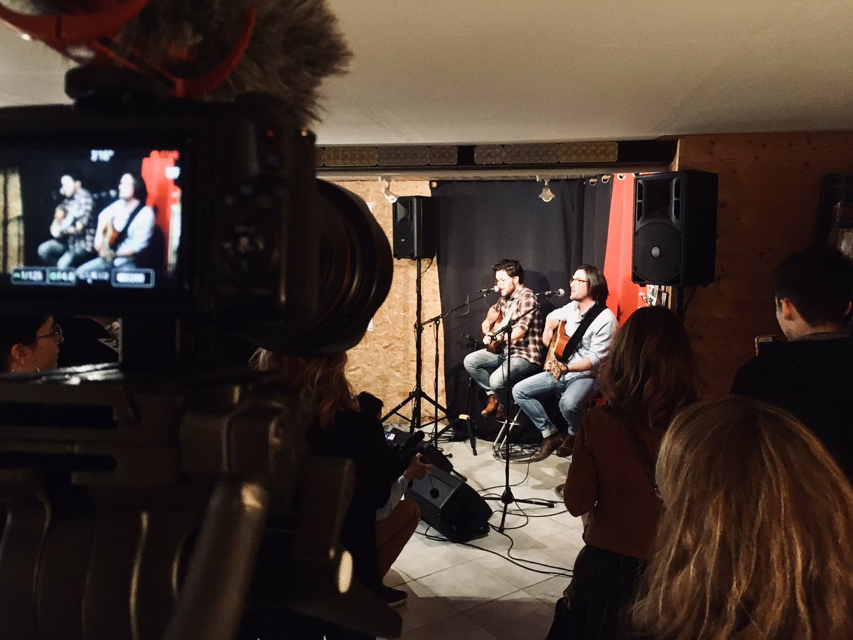 tv_tv07's tweet photo. TV07 était présent ce soir pour la présentation du nouvel album de Kindred qui est sorti aujourd’hui. Une émission à découvrir dans la semaine sur https://t.co/bUc3KwytiB #kindred #musique #ardeche #madeinardeche #lautremoi #concertacoustique #presentationalbum https://t.co/wSGNEg3jWV