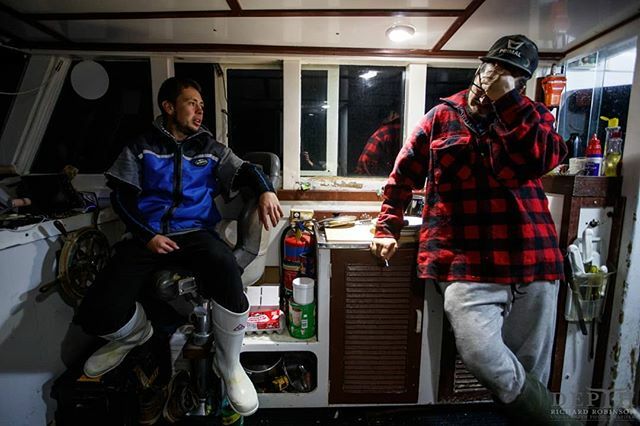 DepthNZ's tweet image. The Price of Fish -  But Kellian has no quota. Before he even looks at a snapper, he has to lease the right to catch it from someone who does, and it’s not cheap. He’s currently signed up to lease ACE from Sanford, one of the country’s largest fishing co… ift.tt/37xPoPI