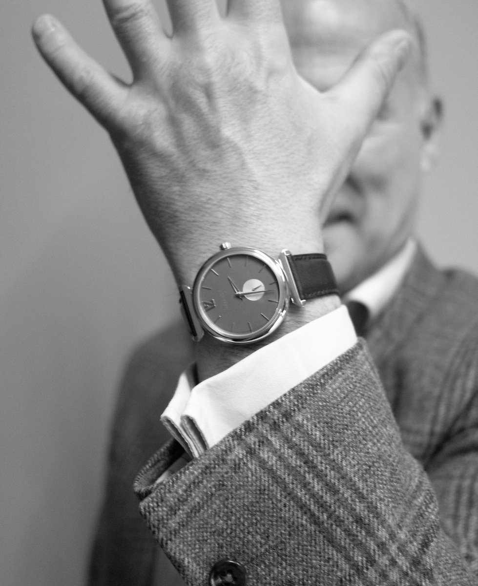 At Meerson, we obsessively cultivate sensuous touch as the gateway to pure freedom and pleasure. Hours of hand polishing ensure surfaces that are both smooth and keen. #meerson #watches #craftedforpleasure