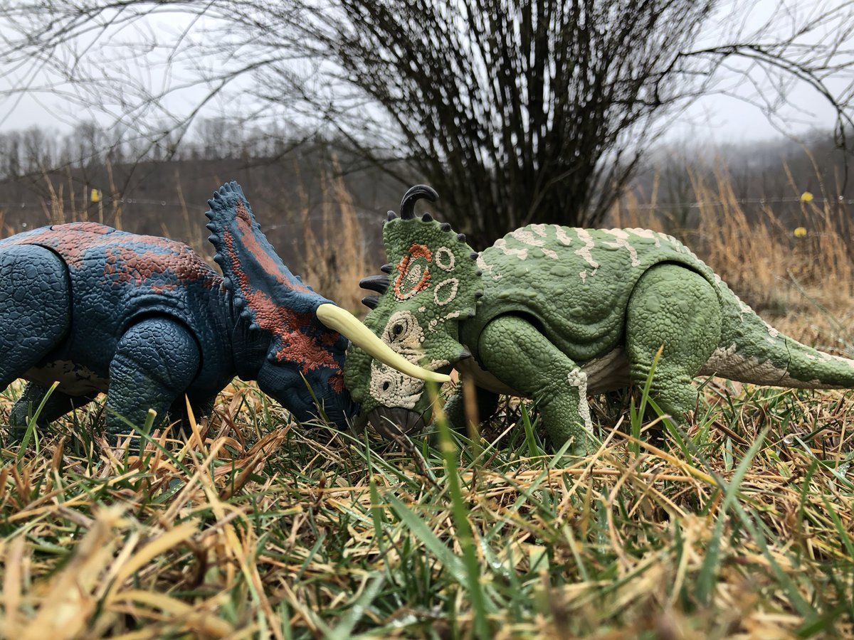 Jurassic World Nasutoceratops Toy / Back button makes the tail strike; - Fox Phoenix rpgs