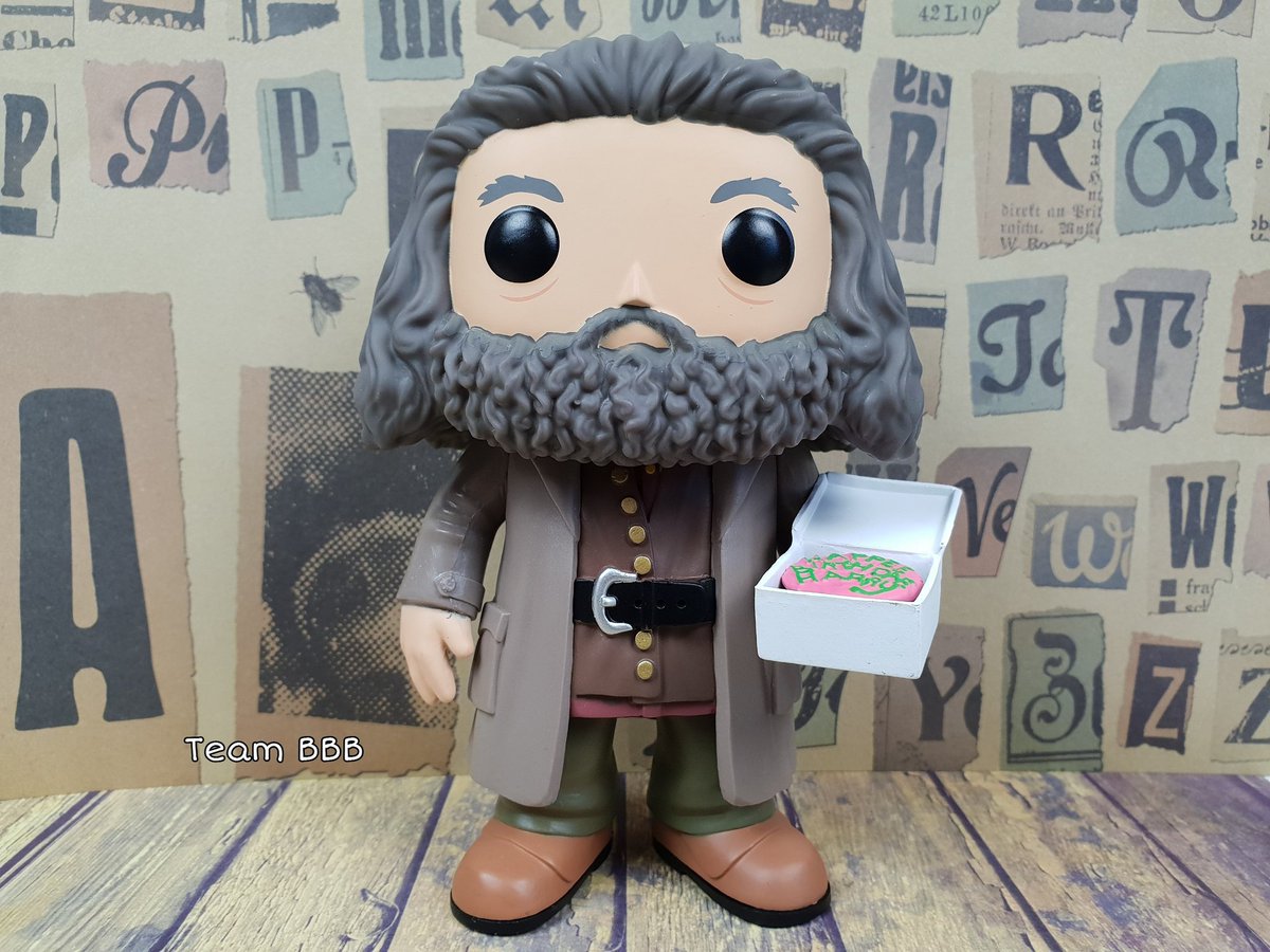 TeamBBB123's tweet photo. Hagrid wishes you all a happy funday Sunday 😁😍🎂

#HarryPotter #Hagrid #wizardingworldofharrypotter #wizardingworld #wizard #Hogwarts #magicalcreatures #funko #FantasticBeasts #funkopop #bigfunkopop #funkocollector #FunkoFunatic #funkography 
@wizardingworld @HarryPotterFilm https://t.co/o4ilx1nh6W