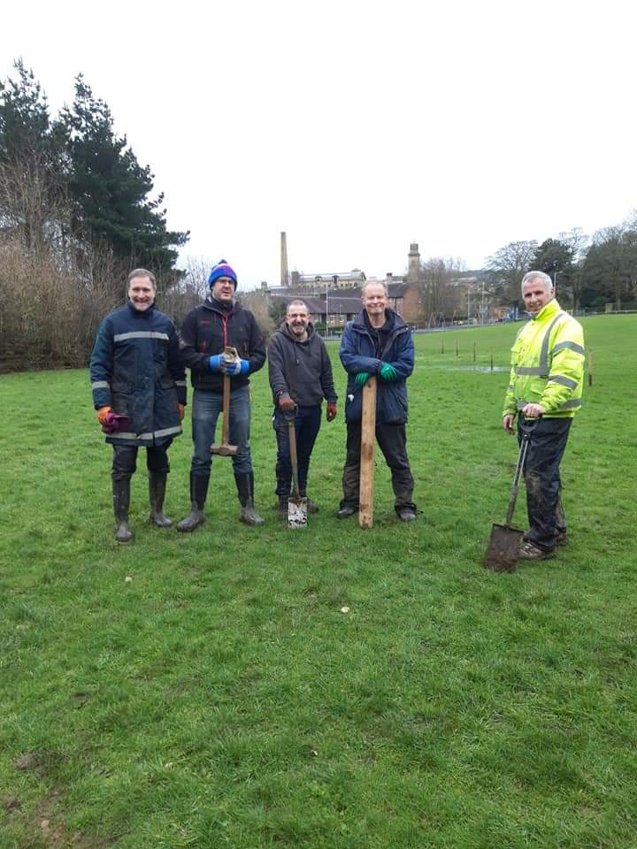 A good morning's hard graft preparing for the #BBW2020 tree planting in two week's time. Still time to get your Baildon Boundary Way entries in! @BaildonTree @ForestofBrad @baildontimber @BaildonCouncil racebest.com/races/y3fyc