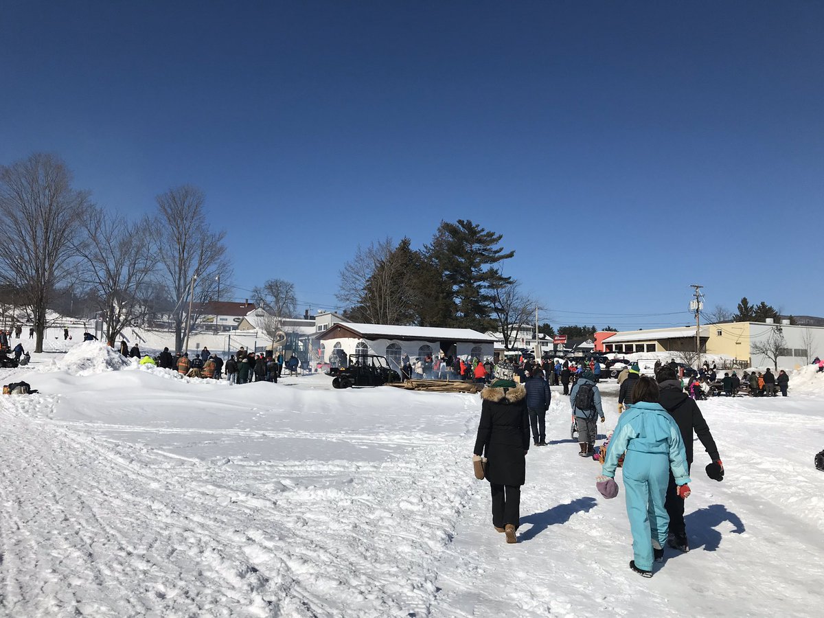 It's going to be a fun filled day in #CenterHarborNH today! From 11am - 4pm it's the 6th Annual Skatefest/Winter Beach Party! The festivities will be located just across the street from our Center Harbor office. For more details rebrand.ly/fpjfxpp #MaxfieldRealEstate