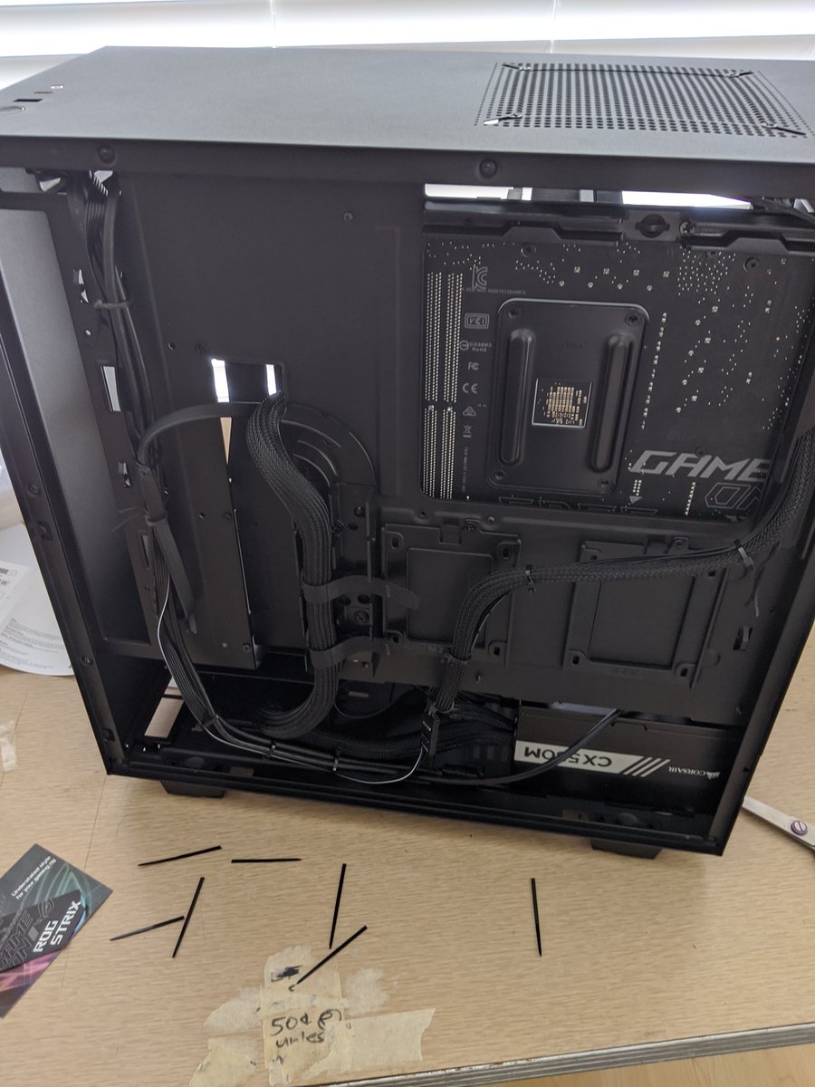 Actt_'s tweet image. It's Finally Built! I'm so happy with the final out come🔥

RTs and Likes appreciated 💜

CPU
 @AMDRyzen 5 2600 

Mobo
@ASUS_ROG Strix b450-f

Case
@NZXT H510

CPU Cooler 
@bequietofficial dark rock slim

GPU
@GIGABYTEUSA RX 590

M.2
@wd_black 500gb sn750 

PSU
@CORSAIR 550w