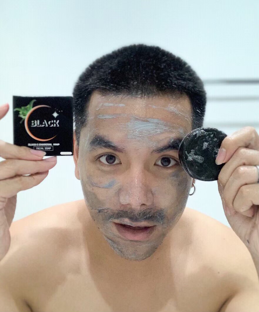 happyparnward's tweet photo. เปลี่ยนหน้าโทรมเป็นหน้าเสีย​💢
ด้วย​เซรั่มวิตซีหน้าใส​แบรนด์​แม่เอม
พร้อมด้วยสบู่ชาโคลผสมวิตซี

นี่ใช้้เอง​ใช้ดี​ เลยเอามาขายเด้ออออ

เซรั่มขวดละ​259
สบู่​79
ซื้อคู่ส่งฟรีนะจ้ะที่รัก​😍

#หน้าหมองเหมือนโดนของ​  #HowtoPerfect  #howtobeauty https://t.co/gpqLZ7OyBV