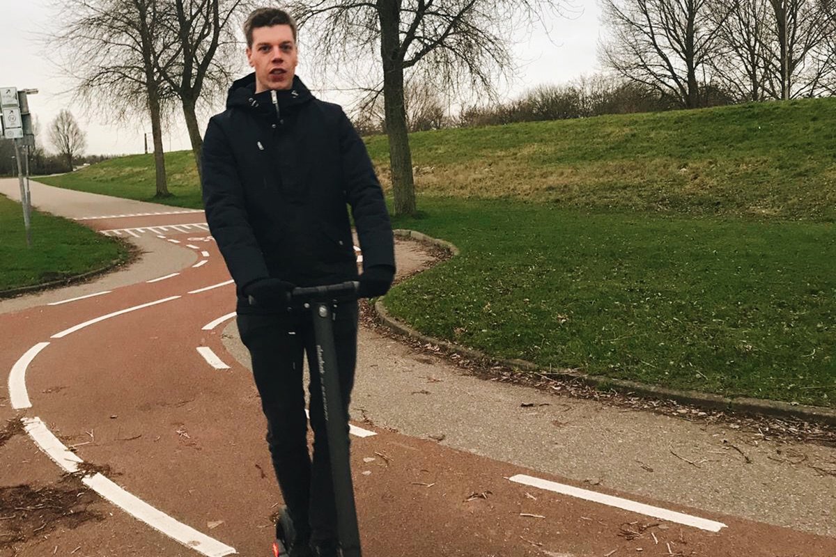 TwanIsTweeting's tweet photo. Recently bought an e-scooter! 🛴 Read about my experiences in the Netherlands, where riding an e-scooter is not legal yet. 😱 https://t.co/yGZYpJOZL5 https://t.co/po76KUhkR4