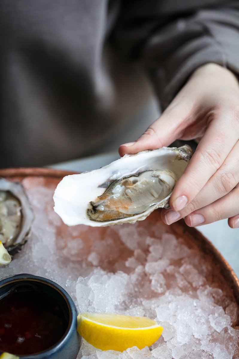 fancycrabuk's tweet image. Give yourself a little oyster. No need for a special occasion to get a couple of our freshest oysters from Jersey Rocks or Morecambe Bay
⠀
#fancycrab #crabclaw #crab #londonfoodie #delicious #seafood #foodblogger #goingoutlondon #redkingcrab #crablondon #londonrestaurants