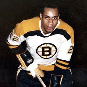 Bouvier850's tweet image. #BlackHistoryFact Willie O’Ree #FirstBlack In The @NHL ✊🏾💪🏾 Watching #Willie On @espn