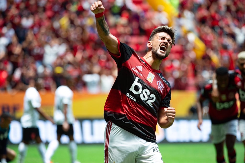 Flamengo's tweet photo. 📞 Arô, @GiorgiandeA! Solta o grito! Mais um caneco na conta! 🏆 #SuperCampeãoDoBrasil 

📸: Alexandre Vidal/CRF https://t.co/951g2zsCYm