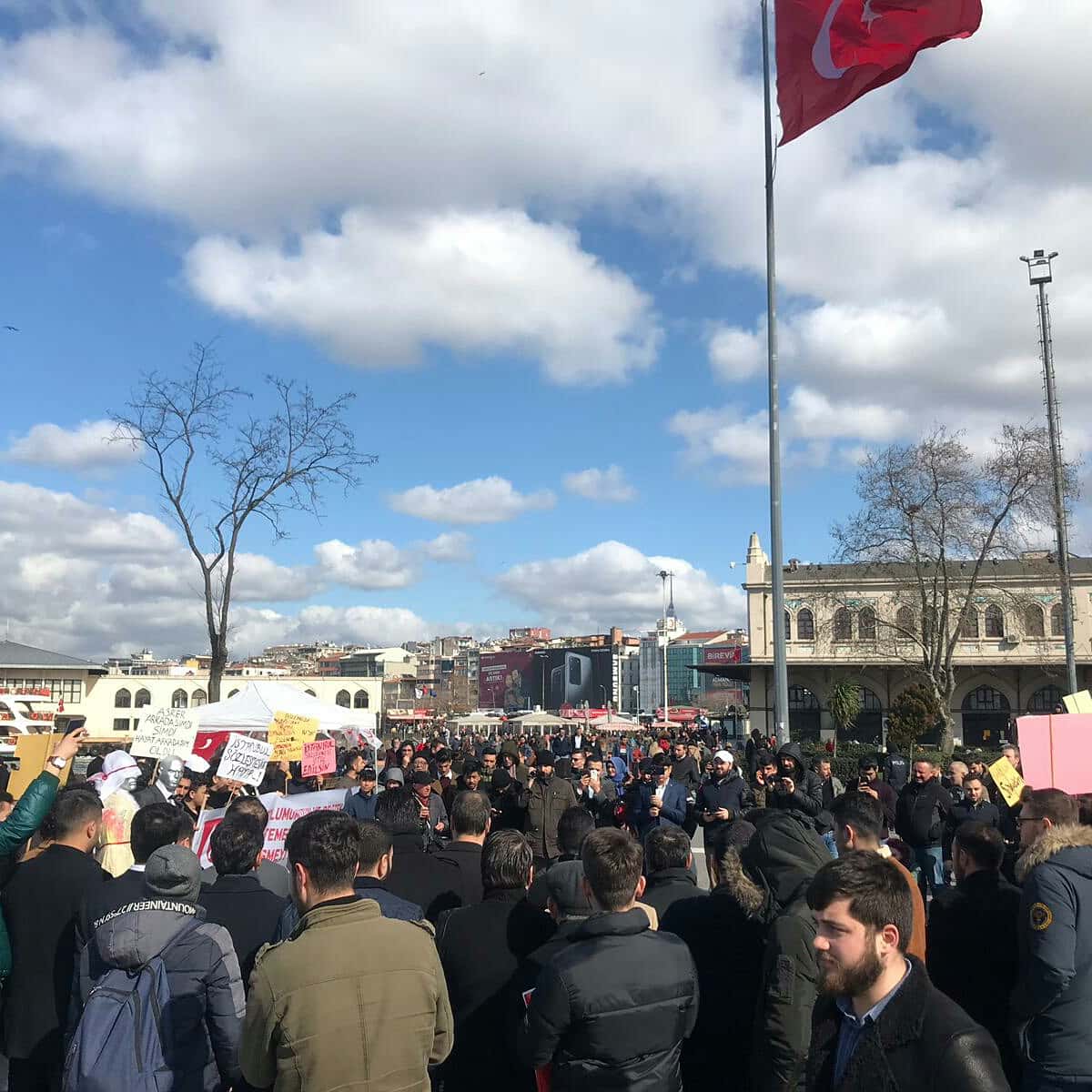 İl Gençlik Kolları Kadıköy'de İstanbul Sözleşmesi ile ilgili basın açıklaması yaptı 
#İstanbulSozlesmesiFeshEdilsin 
#ailemizherseyimiz
#ailemiçin 
#pazar