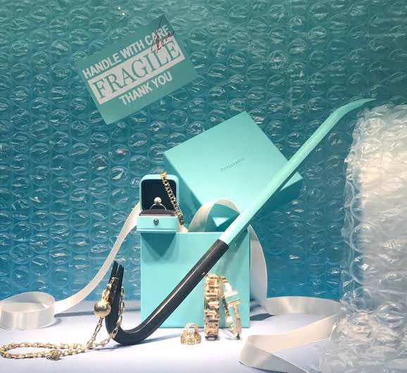 オシャレ女子の必需品？ティファニーのバールがこれwww