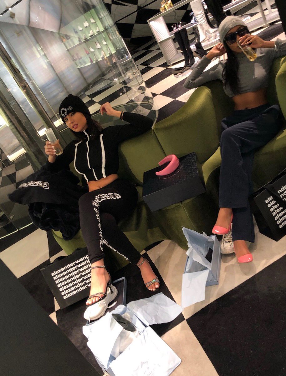 _Gdash's tweet photo. Valentine’s weekend with my bestie bc we’re all we need❤️ https://t.co/SoKO8Yr1d3
