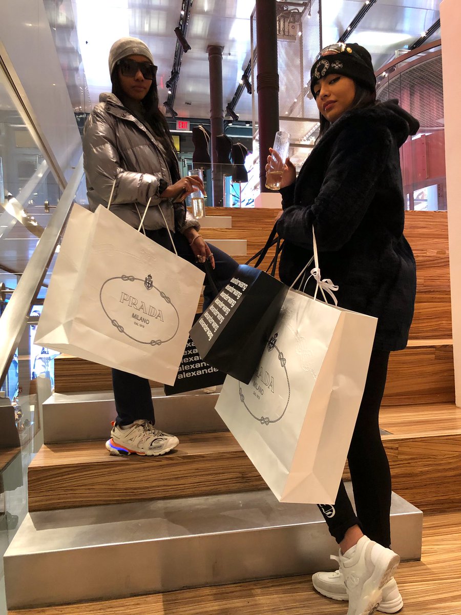 _Gdash's tweet photo. Valentine’s weekend with my bestie bc we’re all we need❤️ https://t.co/SoKO8Yr1d3