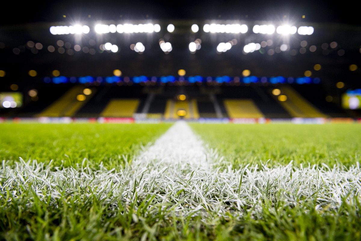 Borussia Dortmund Schon In en Sind Wir Wieder Im Schonsten Stadion Der Welt Bvbpsg
