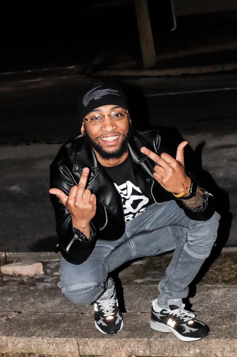 _LosThePlug's tweet photo. Different Emotions , I’m trynna maintain through it all &amp; stay focused 💰💯
#DueceDuece #AquariusSzn #LLDON💜🕊 https://t.co/cs89Dys9BK