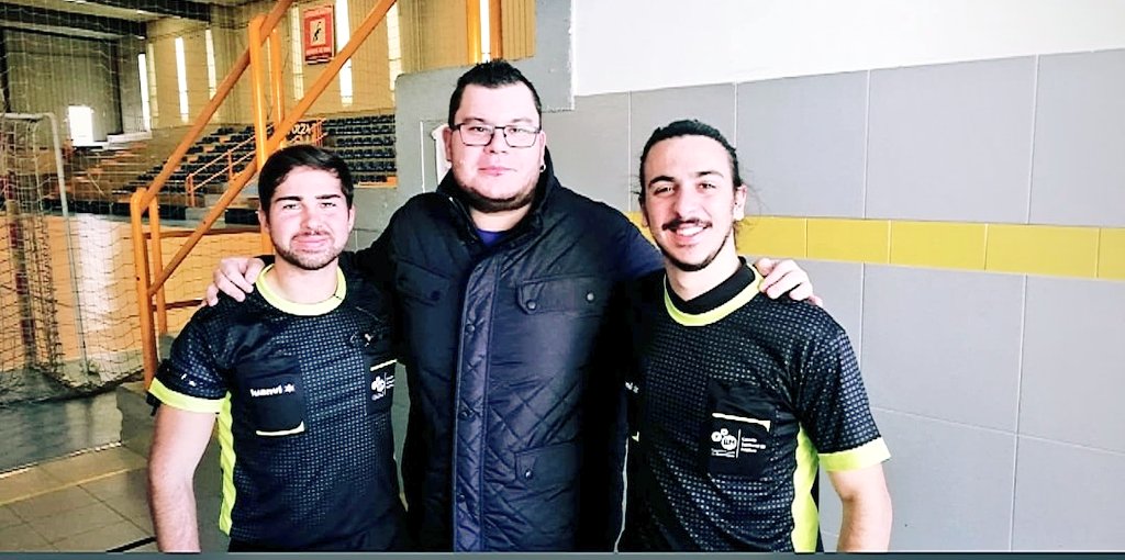 El balonmano te da muchos buenos momentos pero mejores personas. <a href="/Molieinstein/">Jose Manuel Molina</a> #ídolo 🤾‍♂️🤾‍♂️🤾‍♂️