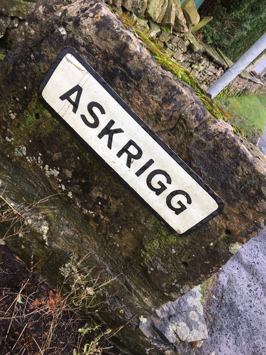 JulieMaundrill's tweet photo. Off we go a wandering. Magical place. ❤️❤️❤️#MillGill #Askrigg #YorkshireDales @JuliaBradbury @WalksBritain @WalksAndWalking @TOGWalks @Dales4Eu @yorkdalesguides https://t.co/CsbZzNVAIc
