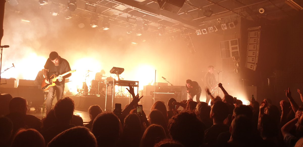 Boboooon's tweet photo. @editorsofficial in our time we've done Manchester, Dublin, Frankfurt &amp; last night Fribourg... last night was really, really good!!! https://t.co/zhfmMmH6yt