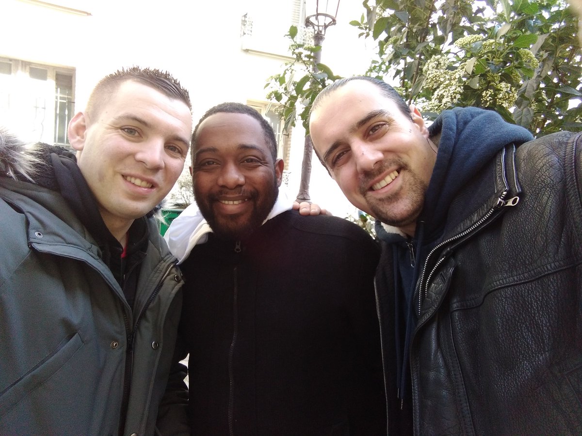 macsim_officiel's tweet photo. Quelques photos du tournage du clip d'un autre titre du EP "Par Amour", intitulé "Une seule rencontre", en featuring avec Steeve Lion et Baud'oint.
#rapfr #rapfrancais #hiphopfr #macsim #paramour #rapconscient #rapengagé https://t.co/9y4UJk7mF4