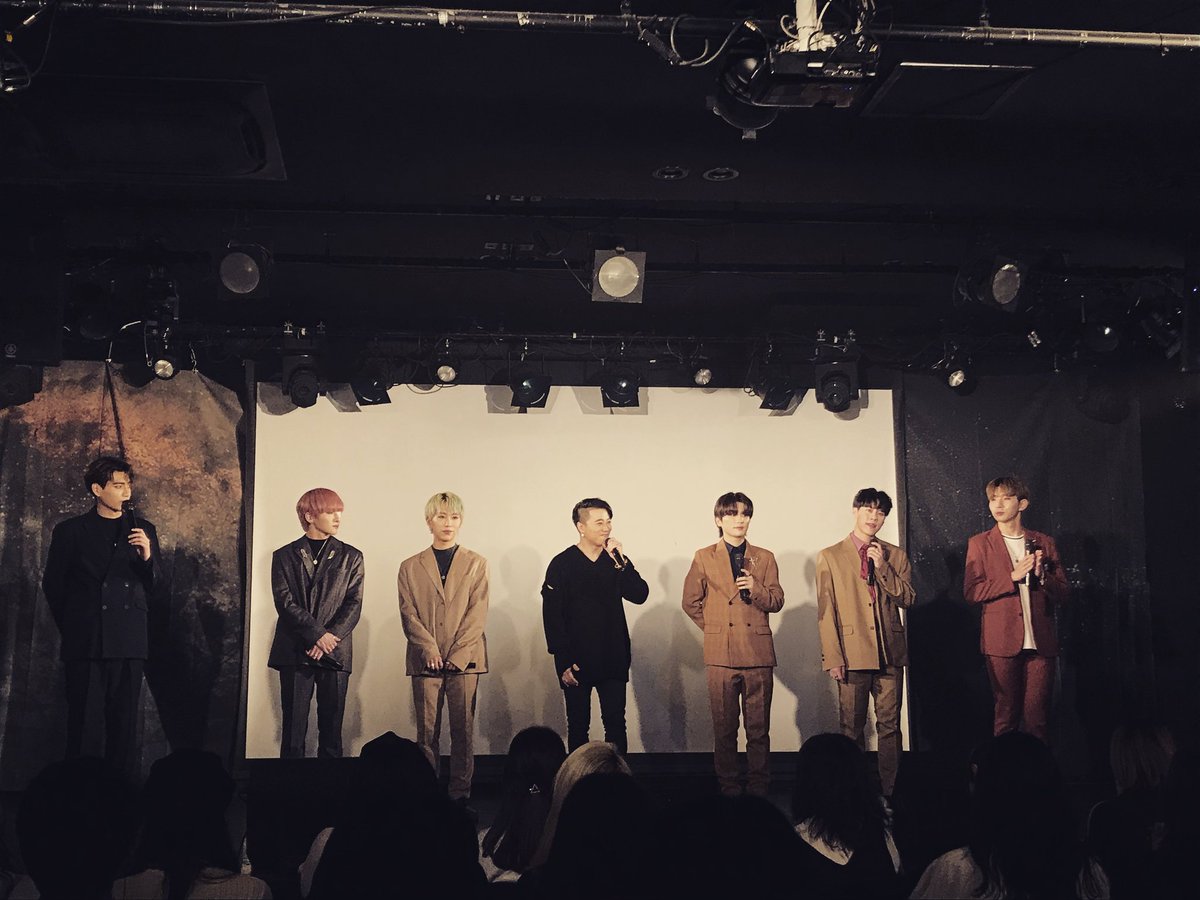 첫 해외 투어 쇼케이스를 무사히 마치고.
함께한 빌드업 멤버들과 찾아주신 팬 여러분들
모두 감사하고, 즐거웠어요! 또 만나요~!

#아웃사이더 #외톨이 #빌드업 #BLDP #김재중 #GIRL #아시아라이브투어쇼케이스 #도쿄 #도람 #지혁 #정규 #유비 #성욱 #민준 #다음에또만나요