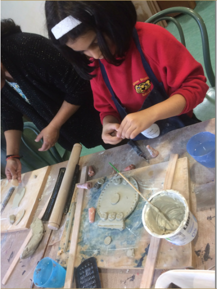 MakersWales's tweet photo. Just a few spaces left on our half-term workshops for children this week - Jewellery Making on Monday and Pottery on Tuesday
You can book the last remaining spaces on our website https://t.co/KiDuIXoMmj

#halftermworkshop #childrensworkshop #youngpeoplesworkshops #learnabourcraft https://t.co/LRBBYwNYWG