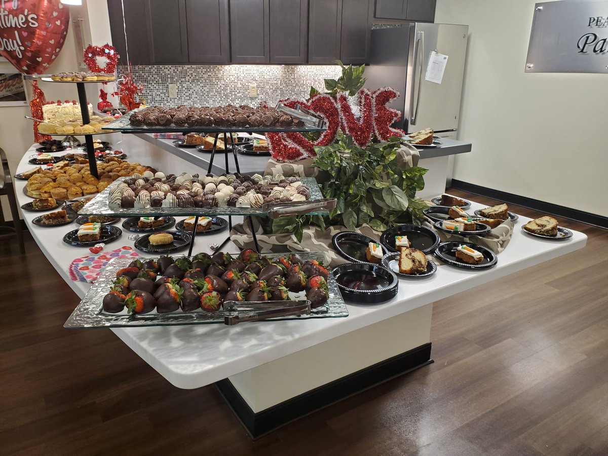 StephanieGJames's tweet photo. Valentine's day brunch with pancakes made by our very own LED Anna F. @ScenicHills_CC @RhondaLWarner @nolafoodguy @fletch4208 https://t.co/Dou2fiJzTO
