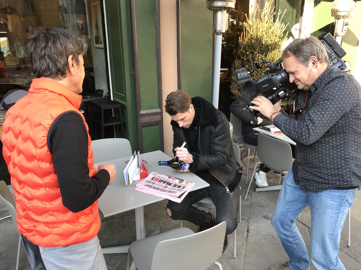 📺 Vanavond 21.00 uur de première van de FOX Sports DOC: ‘Van Beerta tot Bergamo’ over voormalig FC Groningenverdediger <a href="/Hans33Hateboer/">Hans Hateboer</a>. De documentaire is te zien op FOX Sports kanaal 1. @FOXSportsnl <a href="/FCGroningenTV/">FC Groningen-tv 📺</a>

➡️ fcgroningen.nl/nieuws/zondaga…