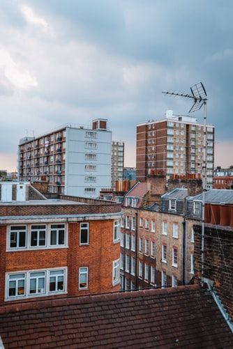 Looking for local roofers? Breslin Builders has fixed and changed a lot of roofs in the London area. Write us on nigel@breslinconstruction.co.uk 
Check out our website at buff.ly/2LQYb8o
#construction #london #roofers #house #home #renovation