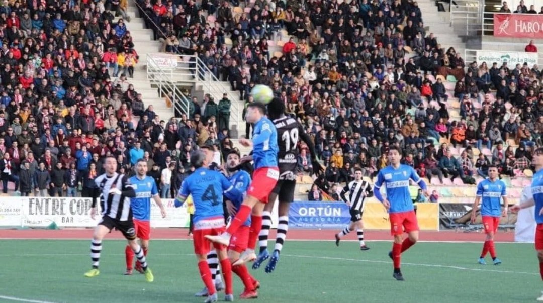 udlog_stats's tweet image. ✅0-1 en Lasesarre
✅1-2 en El Mazo
✅0-2 en el Reino de León
✅0-1 en el Ciudad de Tudela

POR TERCERA VEZ EN SU HISTORIA, LA UD LOGROÑÉS GANA CUATRO PARTIDOS SEGUIDOS FUERA DE CASA

NUNCA LLEGÓ AL QUINTO

#UDLog
#DatosUDLog