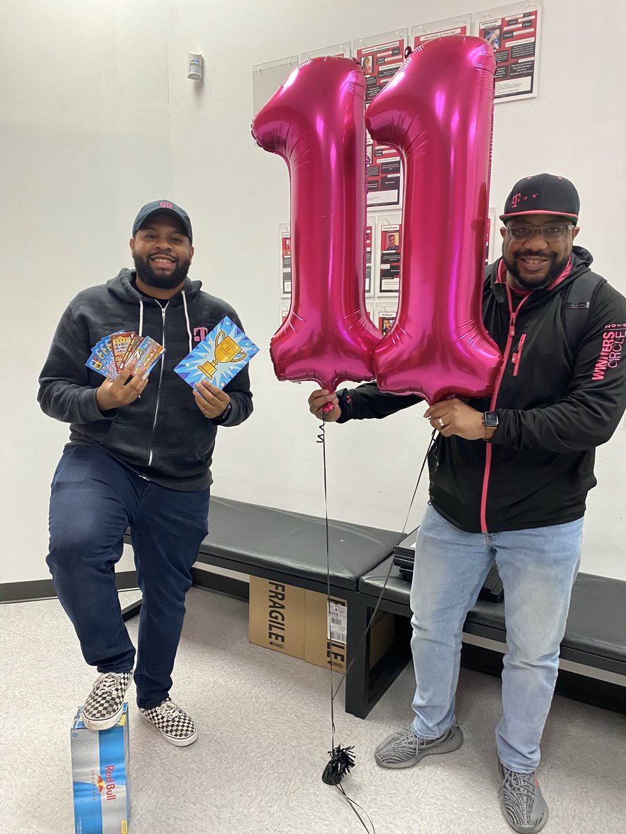 ChrisSaidThat's tweet photo. Today is was my 11 year T-Day! I never thought that paying my bill at that small Pearland, Tx T-Mobile store would lead to such an amazing and rewarding 11 year career! #SouthsideHustle #TMobile #TexasDNA #StayReadyHTX @BrianEjiasi https://t.co/aUkNZJFaAR
