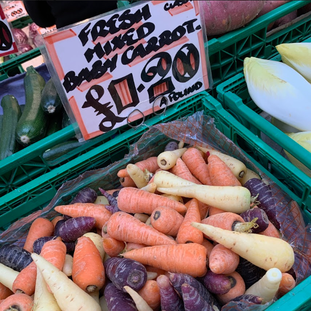 Woking_Market's tweet photo. It's Sunday and that means one thing ROAST DINNER!! Get all your vegetables from our favourite Fruit and Veg Stall Boz's today!! 🌽 🥔 🥕 

https://t.co/Y64t3Hy6ml

#wokingshopping #wearewoking #woking #marketwalk #market #indoormarket #fruit #vegetables https://t.co/CbBXvfrDDl
