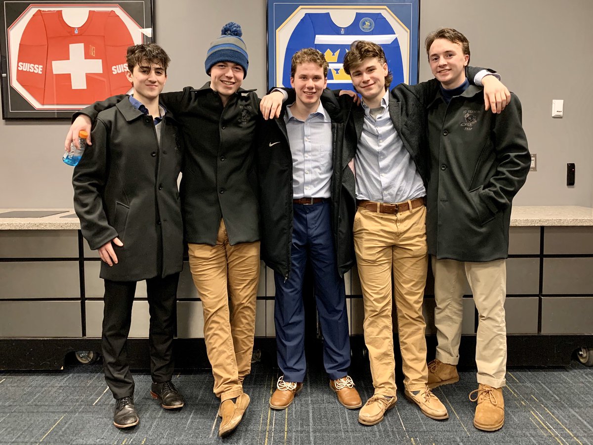 A huge 7-3 win for <a href="/SFHSPrepHockey/">St. Francis Prep Hockey</a> to finish @themphl season! Good luck to the seniors in the future!