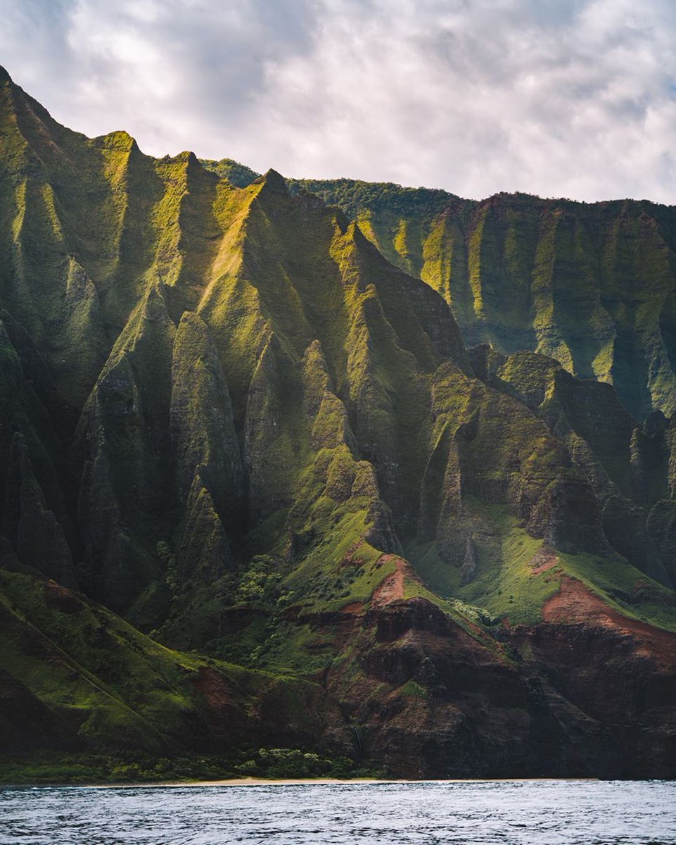 Kauai, Hawaii 🗻
via: chrisroams #hawaii #hawaiian #hawaiiunchained #hawaiishirt #hawaiiphotographer #hawaiitrip #hawaiiliving #hawaiibestkitchens #hawaiisbestphotos