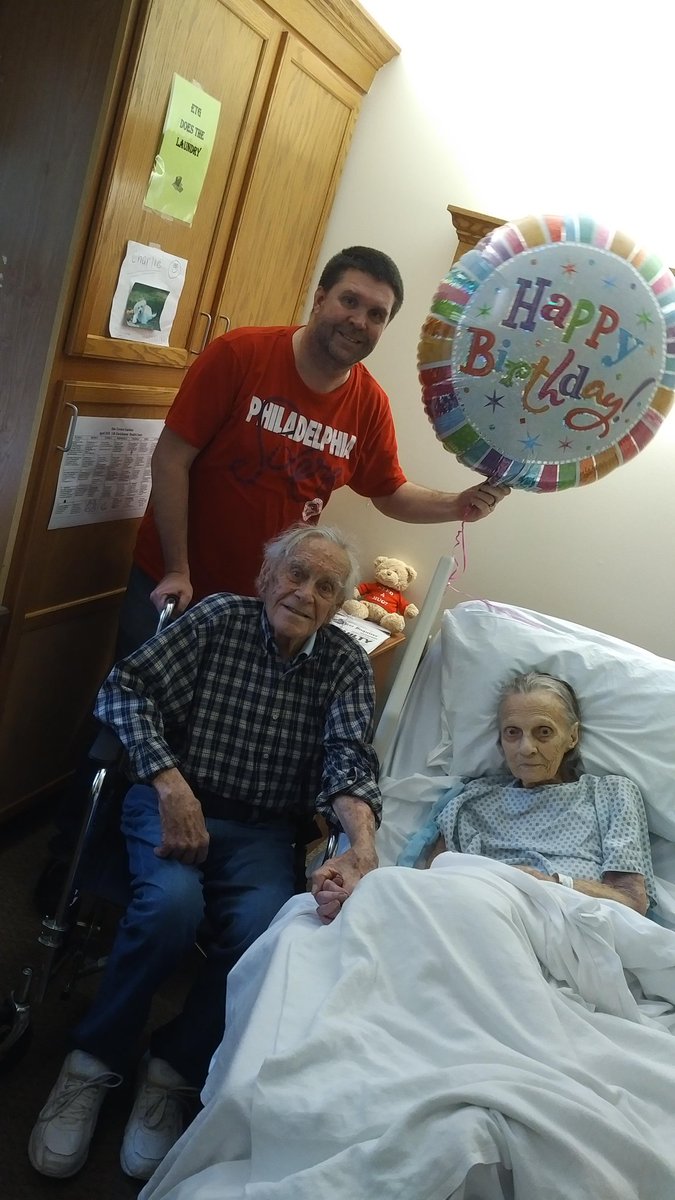 irishtom1967's tweet image. Mom (1925-2018) and Dad (1923-2019)...final year.