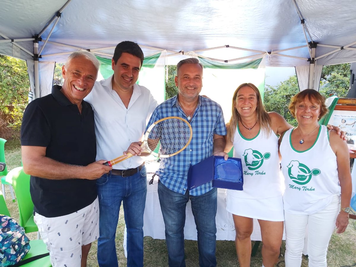 🎾 HOMENAJE A MARY TERÁN DE WEISS⁣ 

Participé del reconocimiento del <a href="/rowing_rrc/">Rosario Rowing Club</a> a una de las grandes glorias del #tenis nacional, con la creación de una Copa que lleva su nombre.⁣