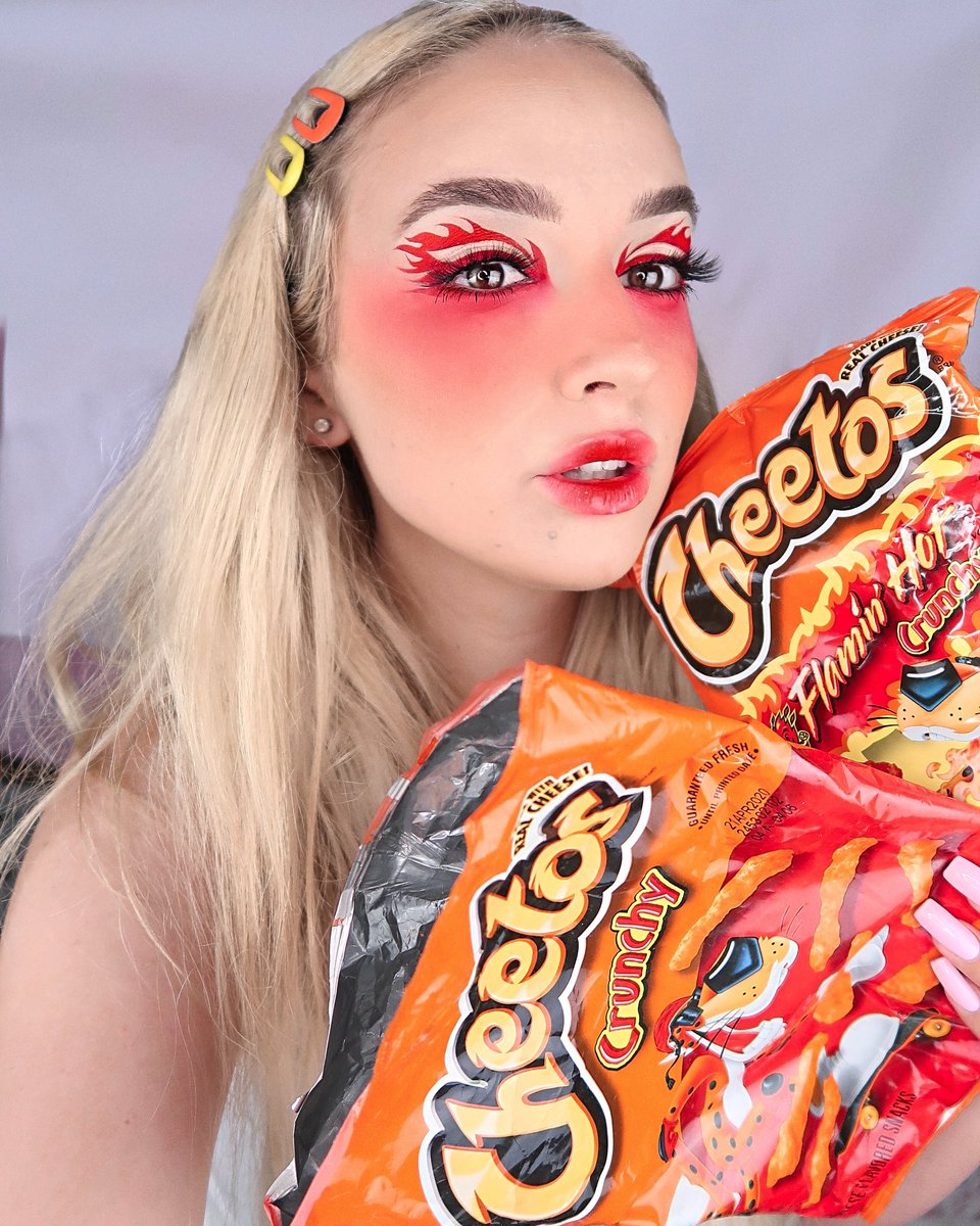 laratilleyy's tweet photo. I went to America and now I’m obsessed with cheetos and I can’t get them here in NZ 😭 https://t.co/tZIvhk3oBz