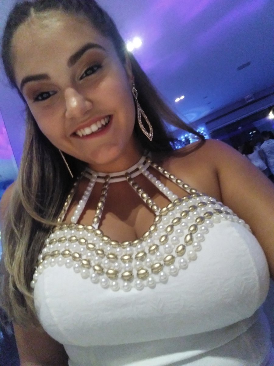 Gabyyperrotti's tweet photo. #XVdaIsa +2 ♥️♥️ https://t.co/4QVxLOWMDr