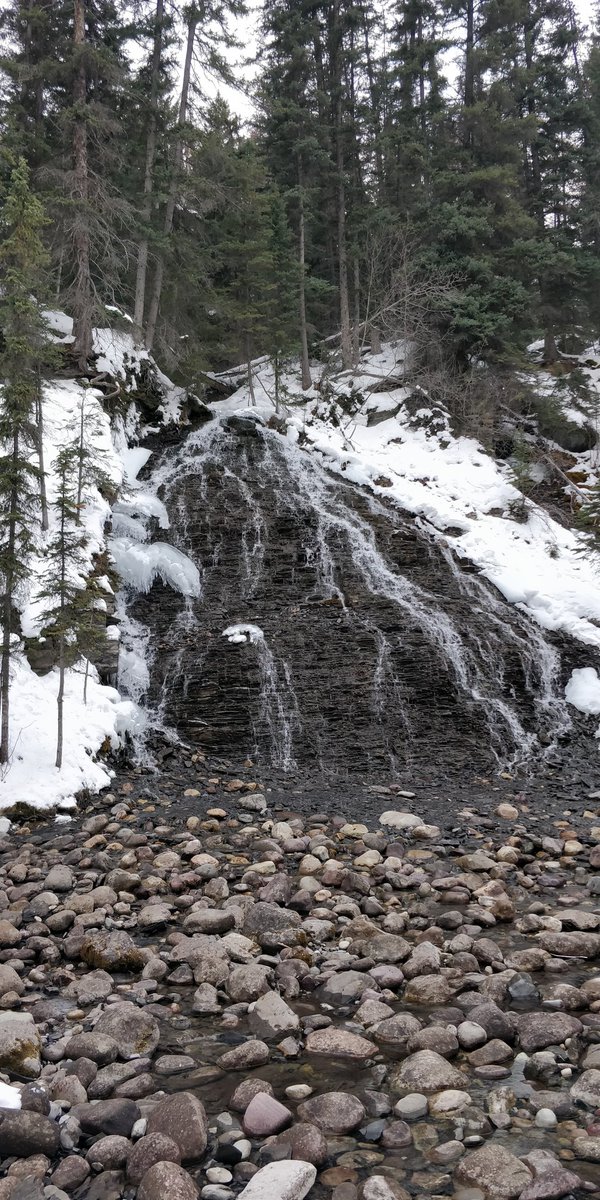 SGS_Y11Ski's tweet photo. A lovely morning walk at the Maligne Caynons https://t.co/WE8UloKCZw