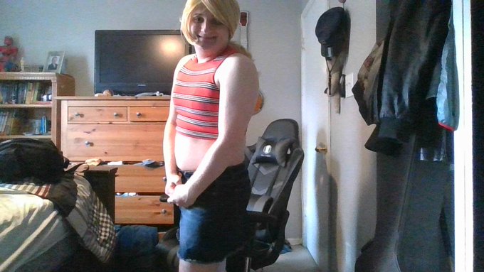 just got a new outfit hope you all like it https://t.co/X344s8gEgd<a href="/tag/crossdresser"class="tags"><span>#crossdresser</span></a><a href="/tag/crossdress"class="tags"><span>#crossdress</span></a><a href="/tag/crossdressinglife"class="tags"><span>#crossdressinglife</span></a>