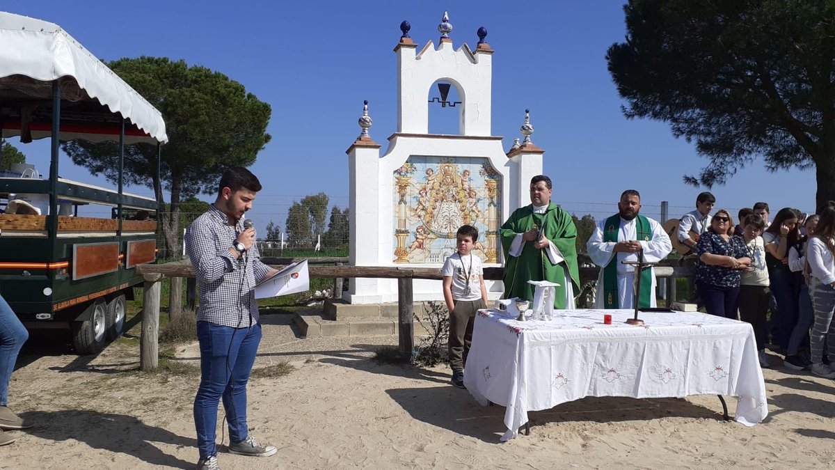 JOHCSevilla's tweet photo. Ayer celebramos nuestra anual peregrinación, en este caso realizando el camino a Almonte para rendir visita a Ntra. Sra. del Rocío en su Año Jubilar. @hdadmatrizrocio https://t.co/hKcjhRFELp