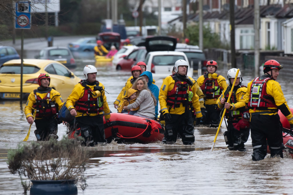 As river levels fall, police are warning people not to travel unless absolutely necessary
#StormDennis 
bbc.in/2vzO7KP