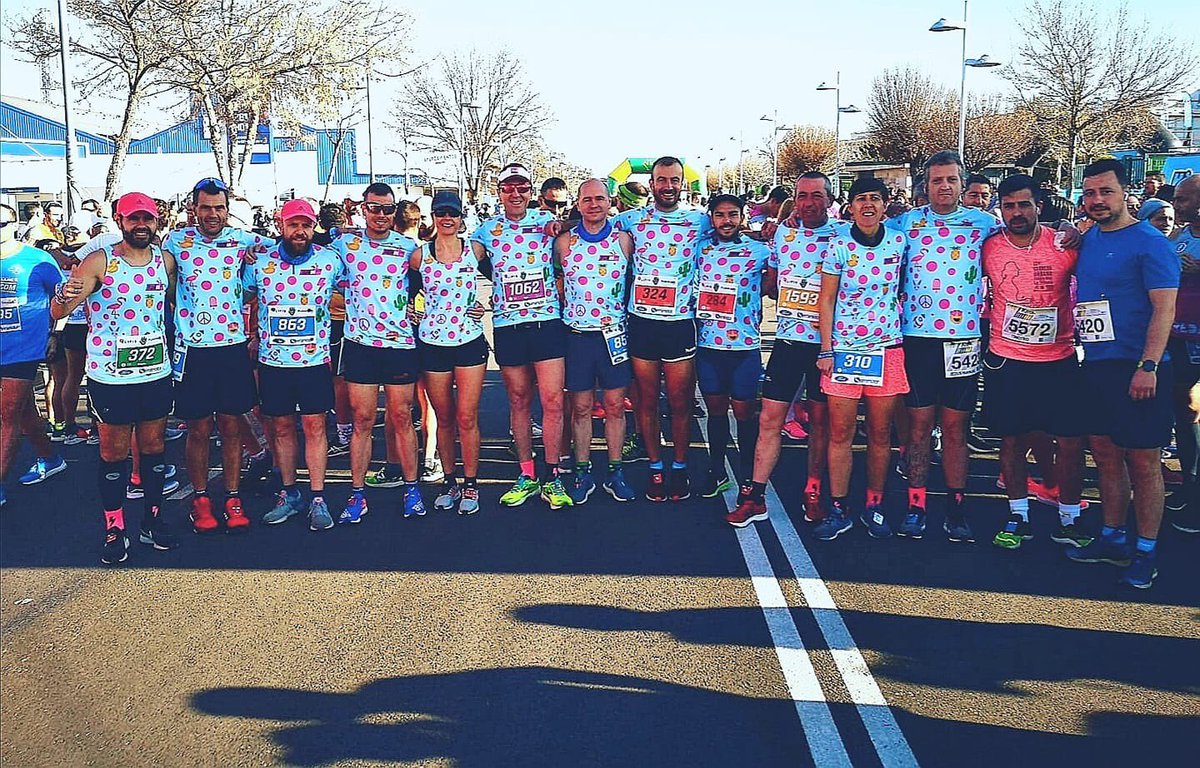 Qué orgullosos 💪🏼💪🏼 estamos de nuestros lunarcitos 👏🏼👏🏼👏🏼👏🏼👏🏼
Hoy estamos en la media de Valdepeñas! 🍇🍇
A correr amigos!!!!🏃🏻‍♂️🏃🏼‍♀️ 
#corroporquemedalagana
#runin926