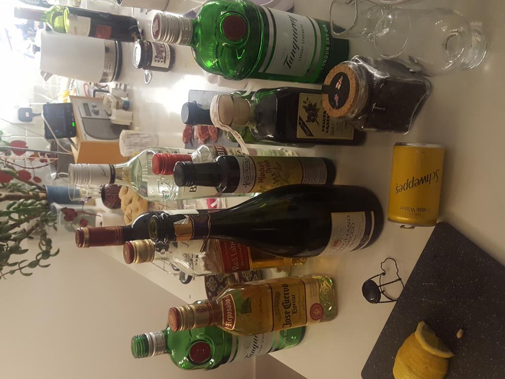 Nice_earrings's tweet photo. You know it's a good night when the question is Champagne or Tequila?! 😂😁🍾🥂 https://t.co/HJGJTJVmqX