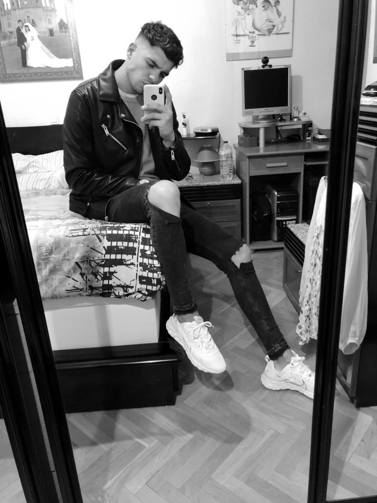 Adrian Conde tweet media