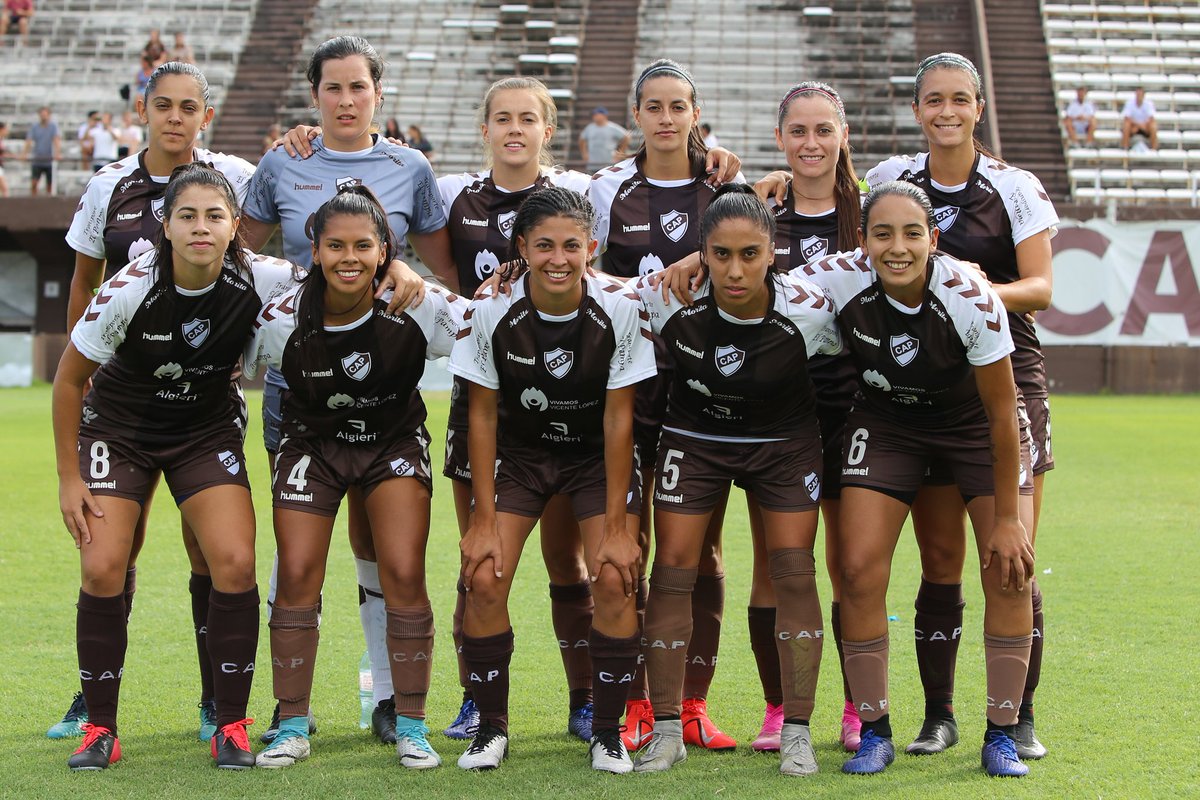 #Primera | Este es el once inicial de #Platense que saltó al campo de juego. El "Calamar" le gana por 4-1 a Villa San Carlos en 27 minutos de juego.

#VamosCalamares🦑