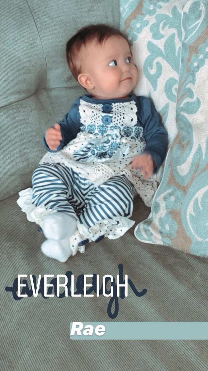 Kitkat9122's tweet photo. I’ve come to the conclusion that my sisters make the prettiest babies https://t.co/TCwaFaoiox