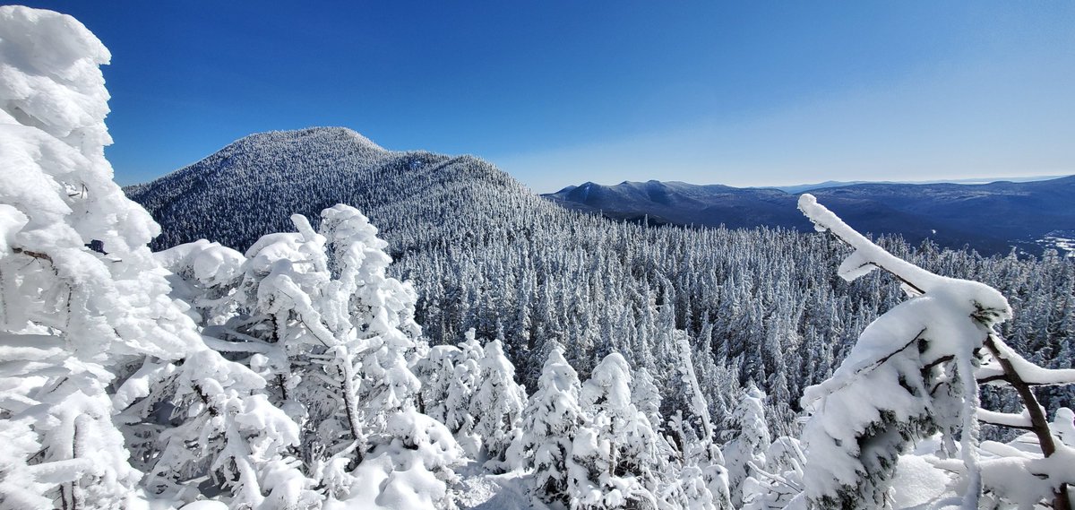 mtn_lust's tweet photo. Osceola & East Peak via Greeley Pond Trail, vlog link in profile π¬π»β #hikethewhites #winter48 #4000footer https://t.co/ZJLV9kfDKV